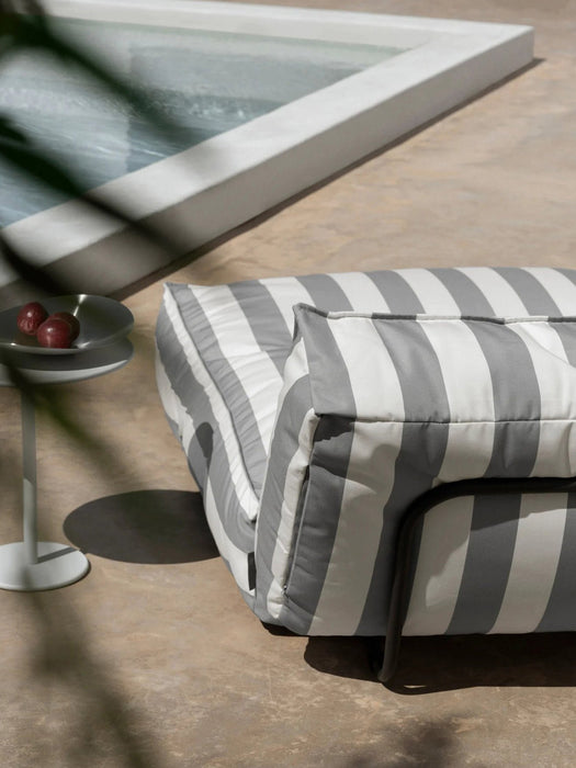 Garden Daybed Stay