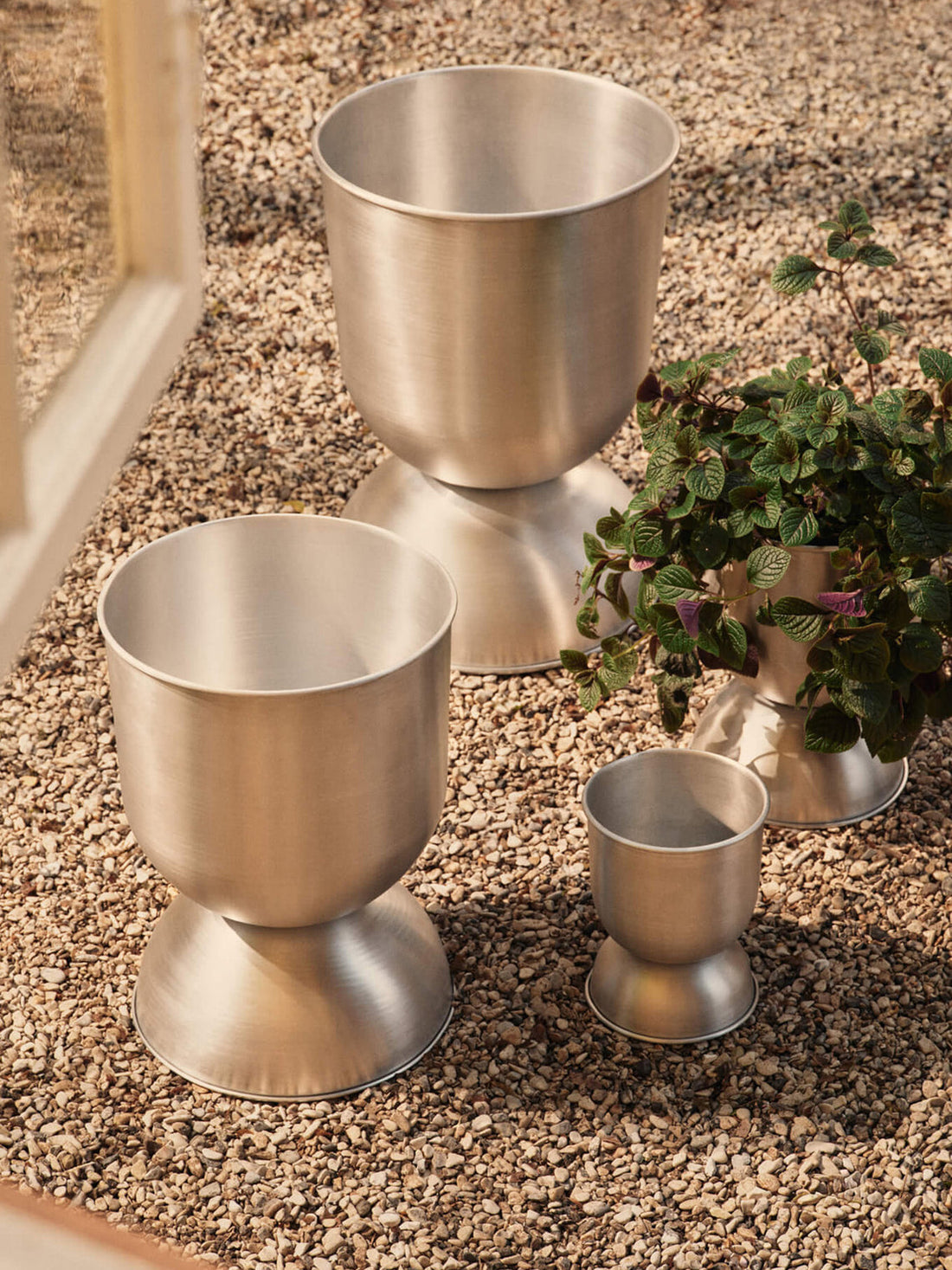 Hourglass Plant Pot, H 43 cm