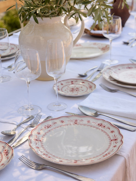 Dinner Plate Vila