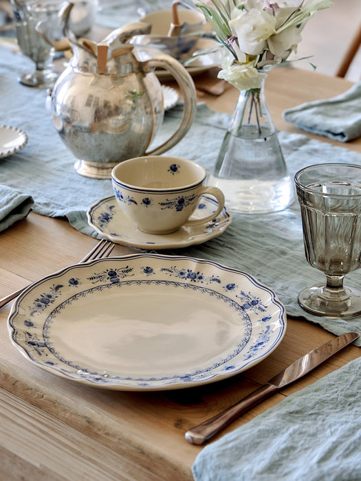 Dinner Plate Vila