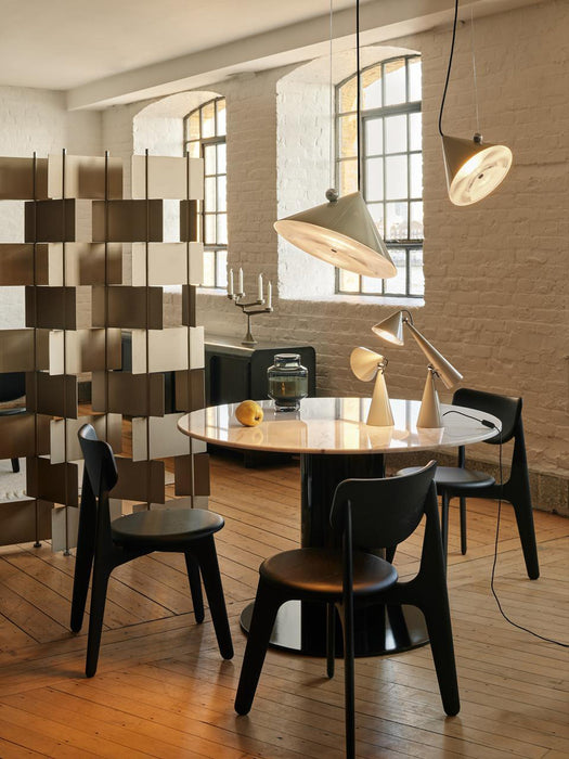 Portable LED Table Lamp Pose Dimmable