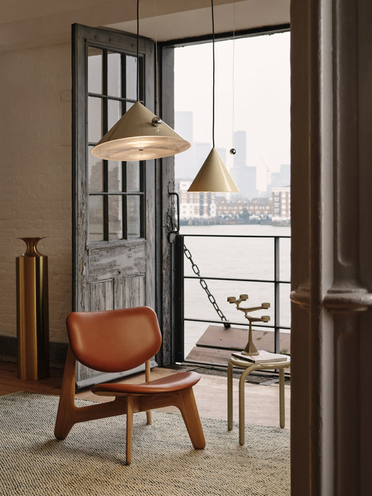 Dimmable LED Pendant Light Pose