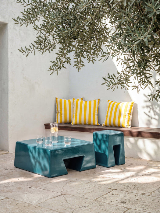 In- & Outdoor Coffee Table Caja