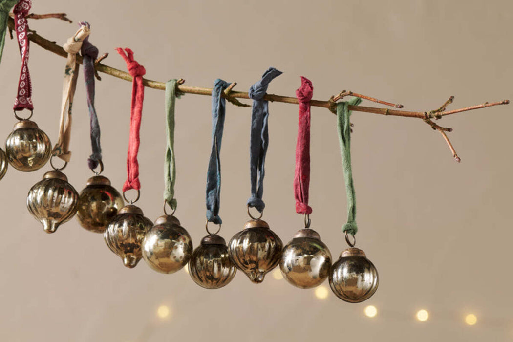 Dew Drop Baubles Antique Gold Set Of 12 Dd38Gb