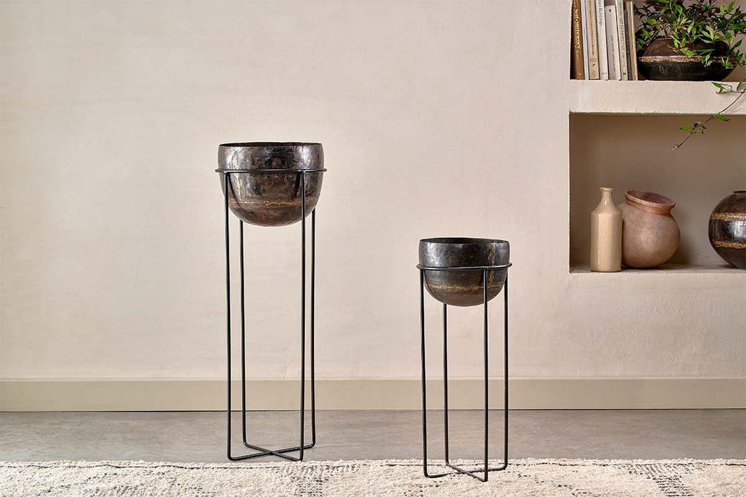 Endo Reclaimed Iron Planter Stand