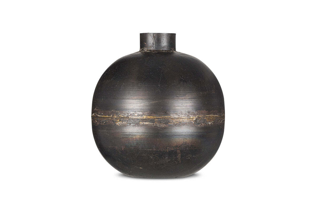 Endo Recycled Iron Vase Black