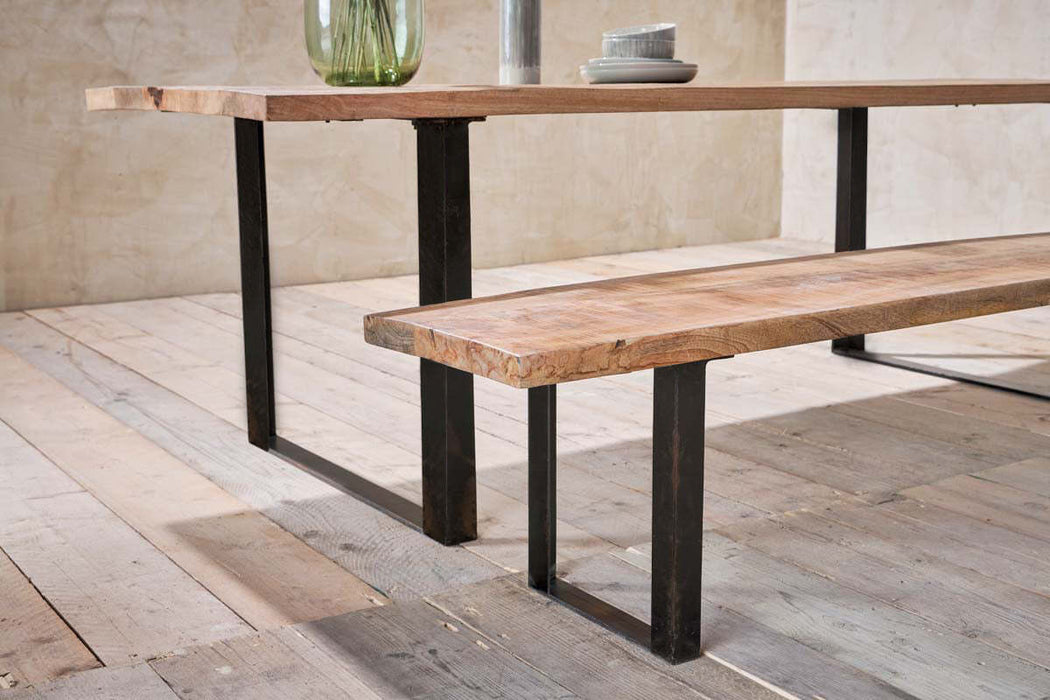 Fia Bench