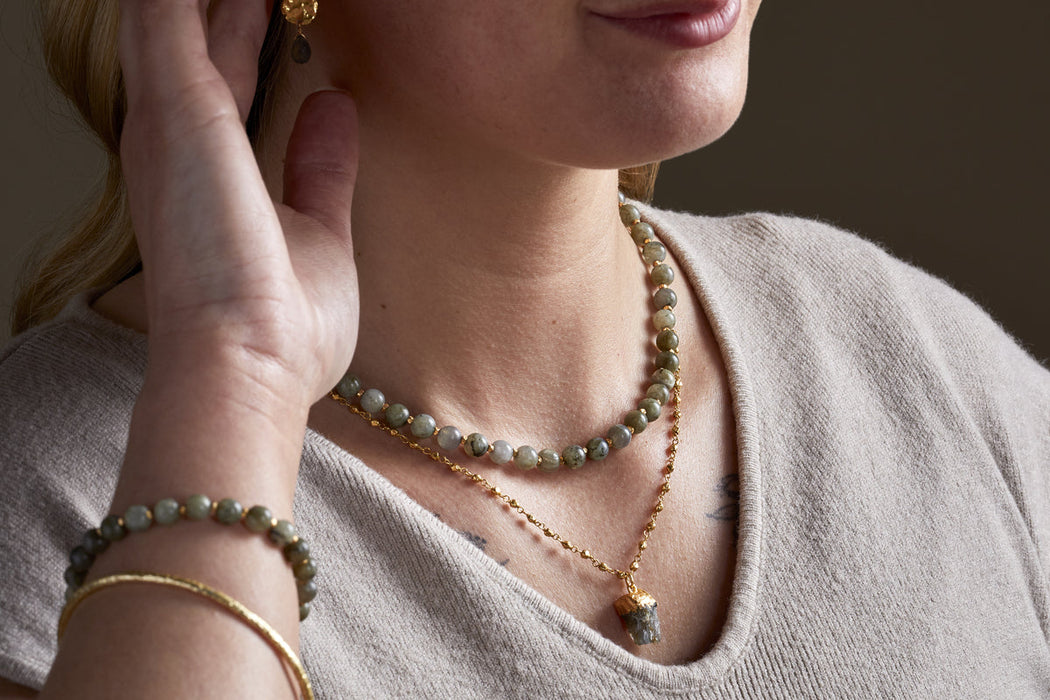Hadari Labradorite Necklace Gold
