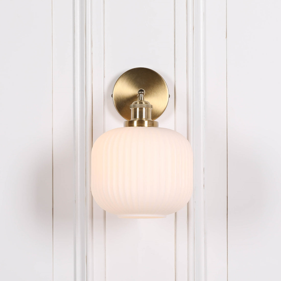 Brushed Brass Fluted Frosted Glass Wall Light (Copy)