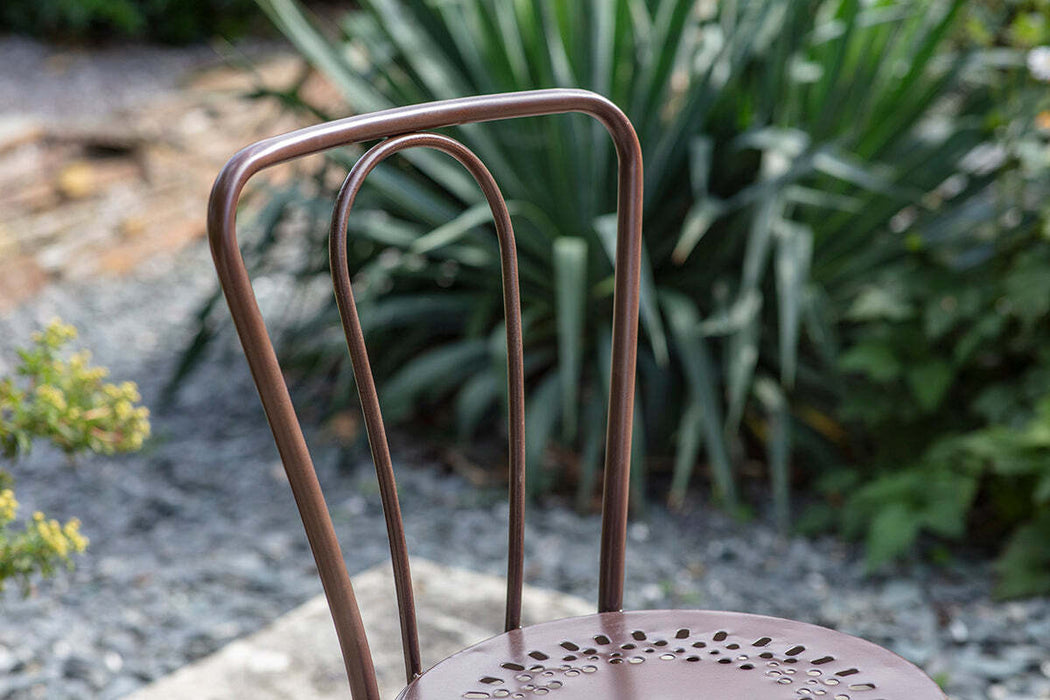 Jeavika Iron Outdoor Bistro Chair Black