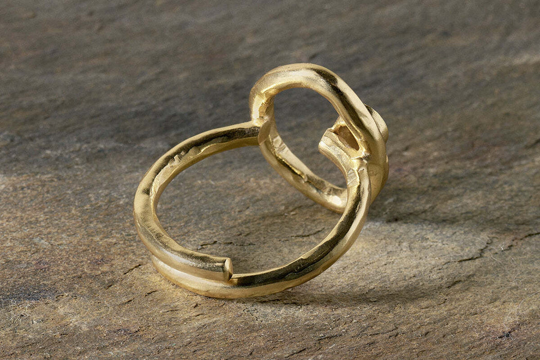 Mari Labradorite Ring Gold
