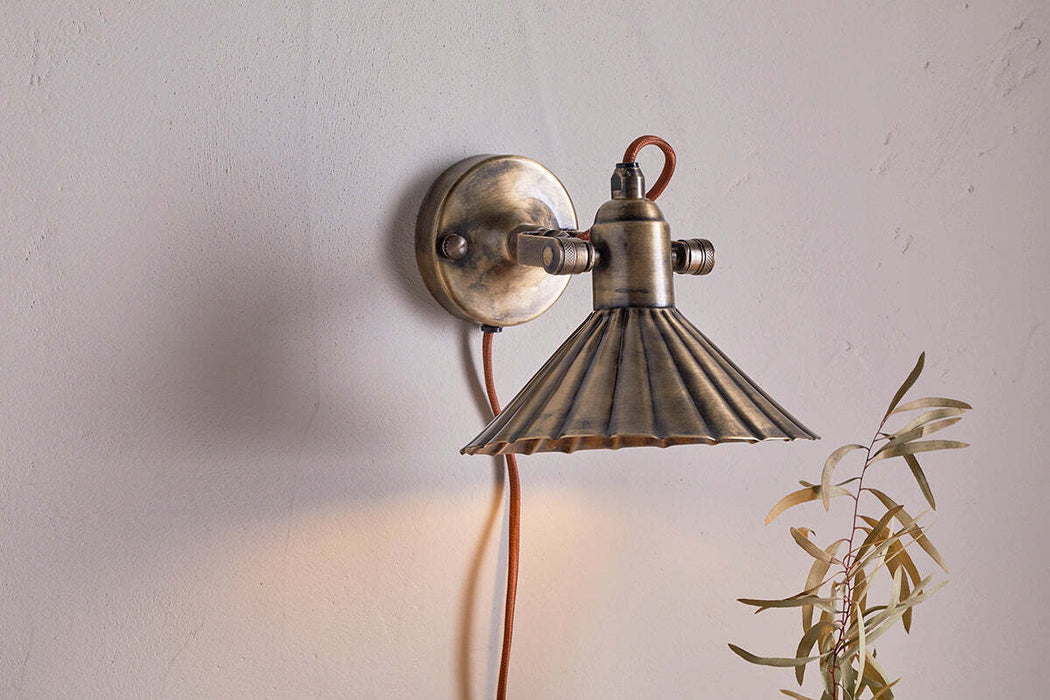 Moti Wall Lamp Antique Brass