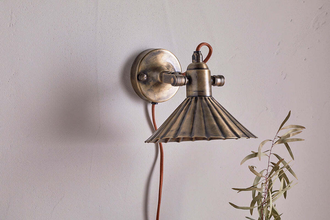 Moti Wall Lamp Antique Brass