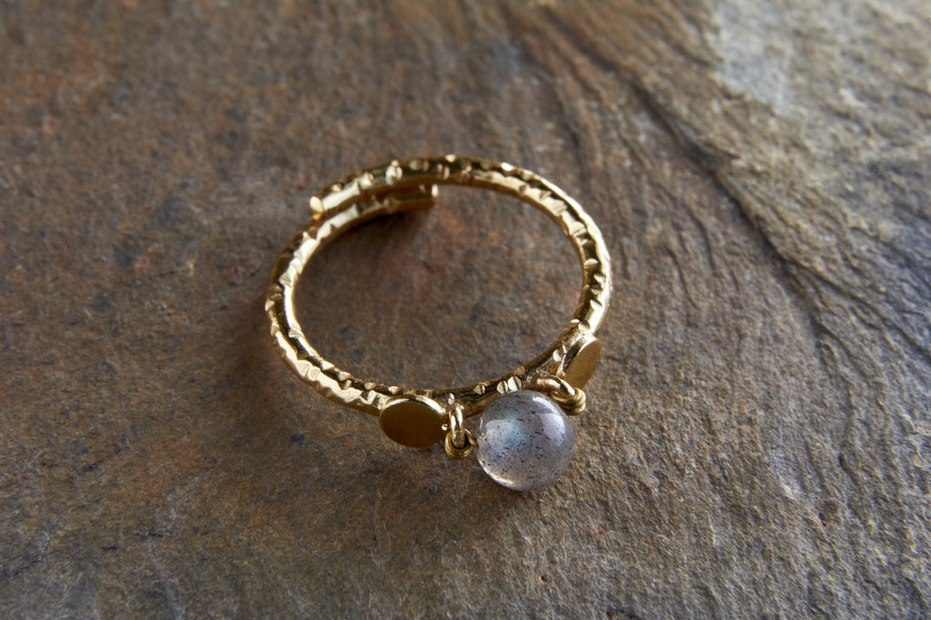 Marai Labradorite Ring Labradorite Gold