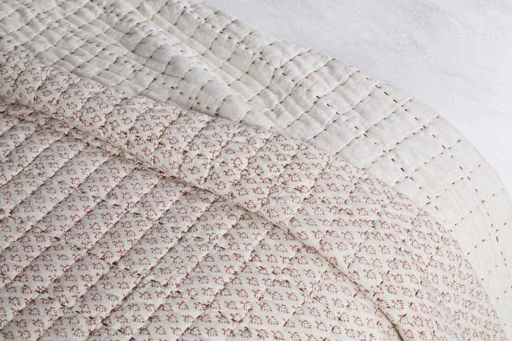 Peplu Cotton Linen Screen Print Bed Quilt Rust
