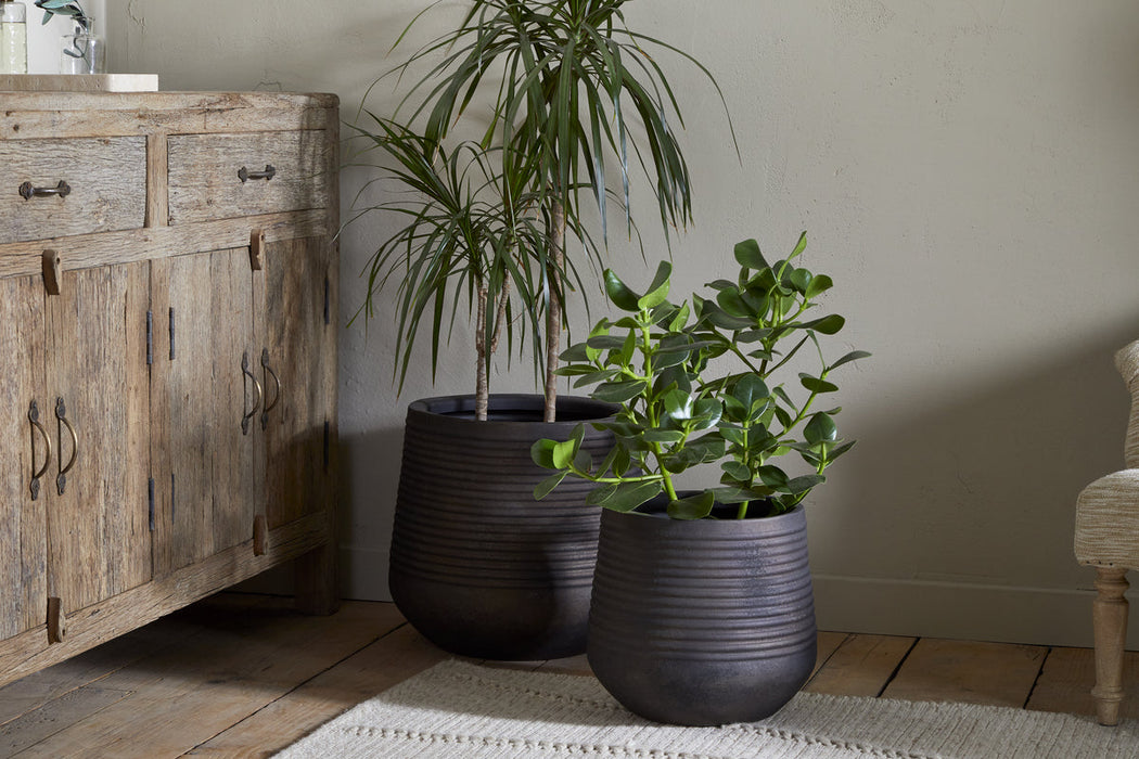 Lmaga Metal Grooved Planter Aged Black