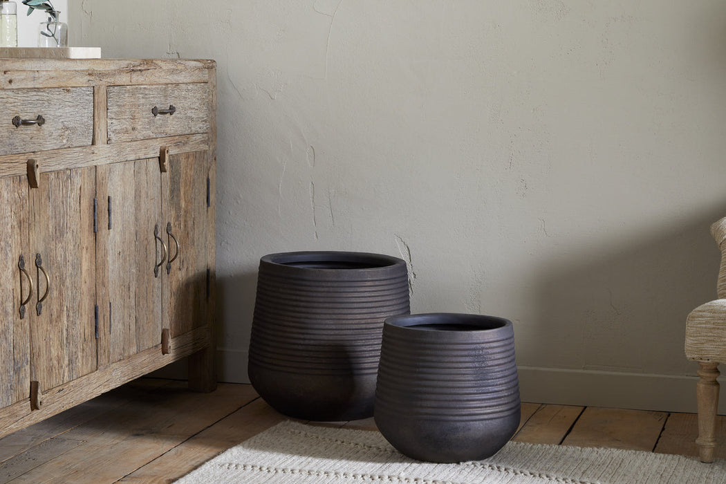 Lmaga Metal Grooved Planter Aged Black