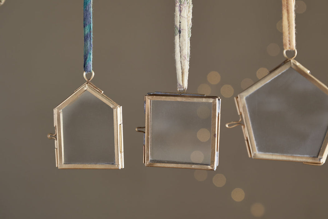 Tiny Kiko Frame Decorations Aged Antique Set Of 4