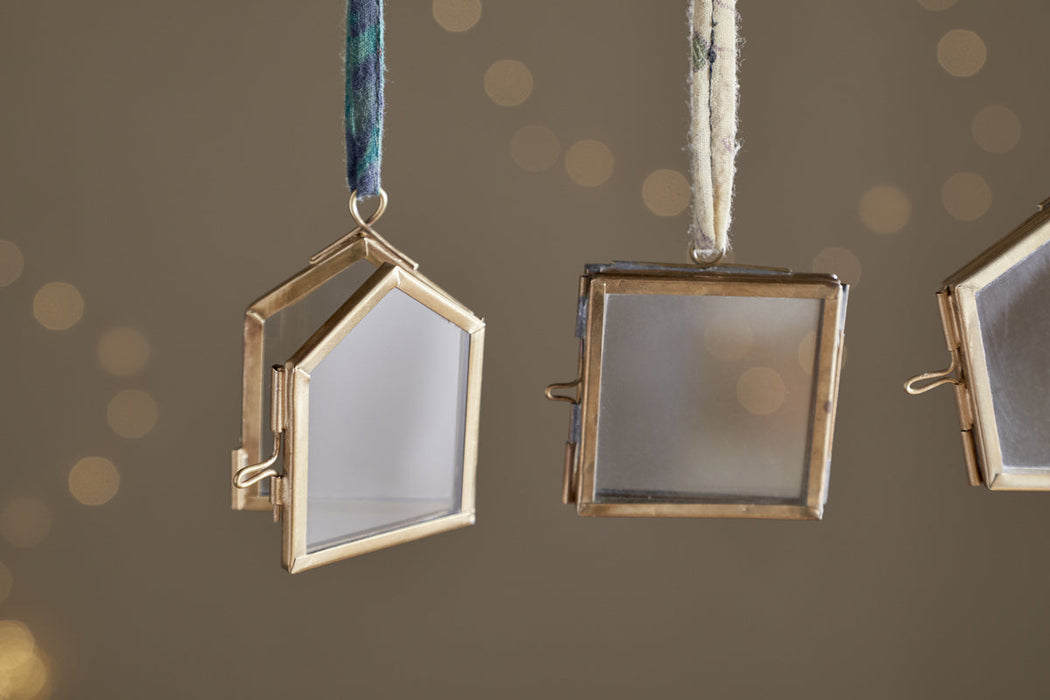 Tiny Kiko Frame Decorations Aged Antique Set Of 4