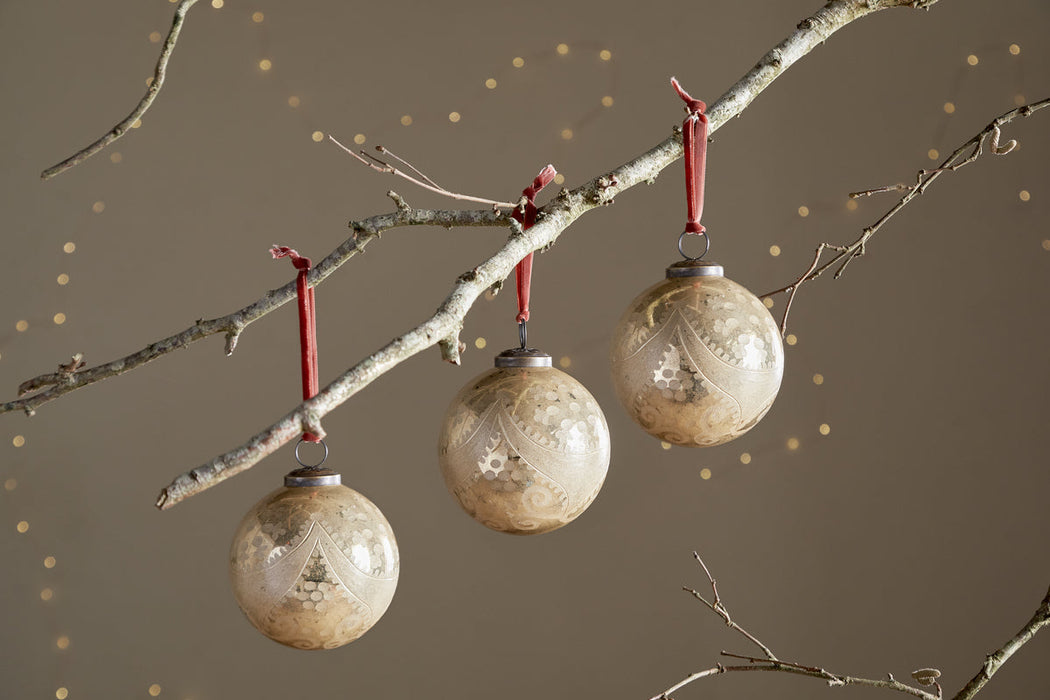 Kecci Baubles Antique Champagne Set Of 3