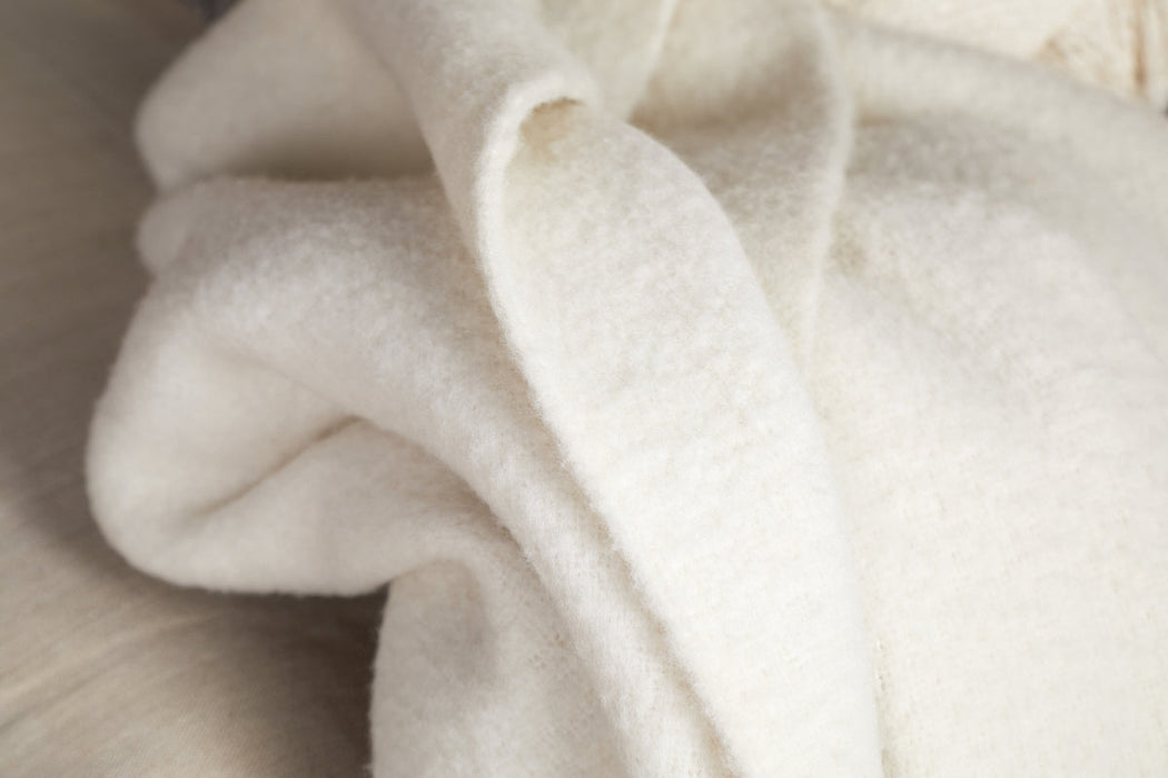 Velatu Fringed Merino Wool Throw - Natural