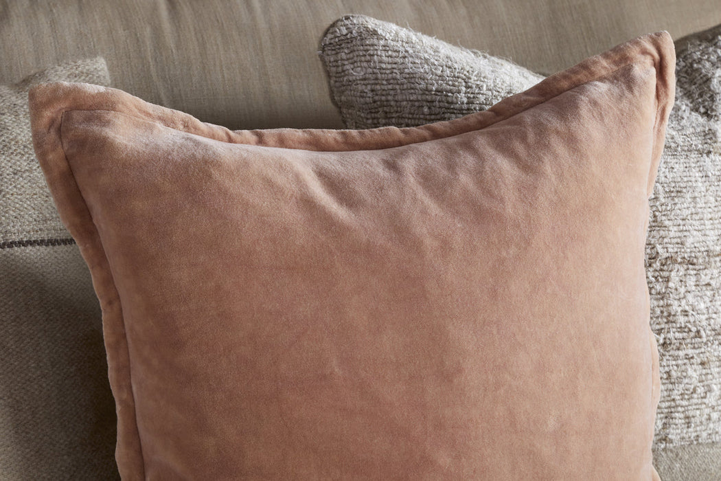 Menmai Velvet Cushion Cover - Dusty Pink
