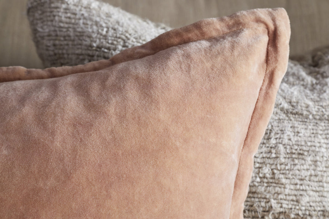 Menmai Velvet Cushion Cover - Dusty Pink