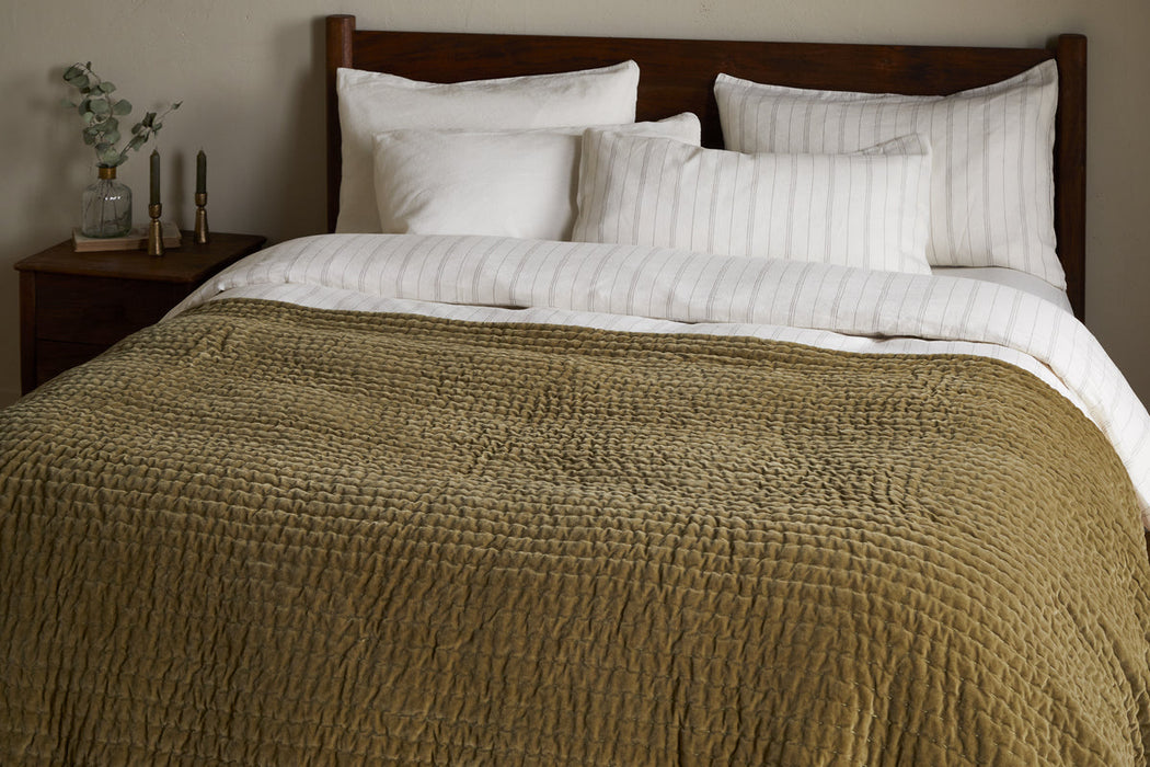 Nidra Velvet Linen Bed Quilt Moss