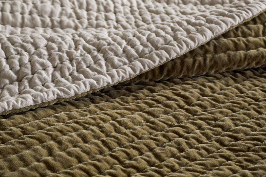 Nidra Velvet Linen Bed Quilt Moss