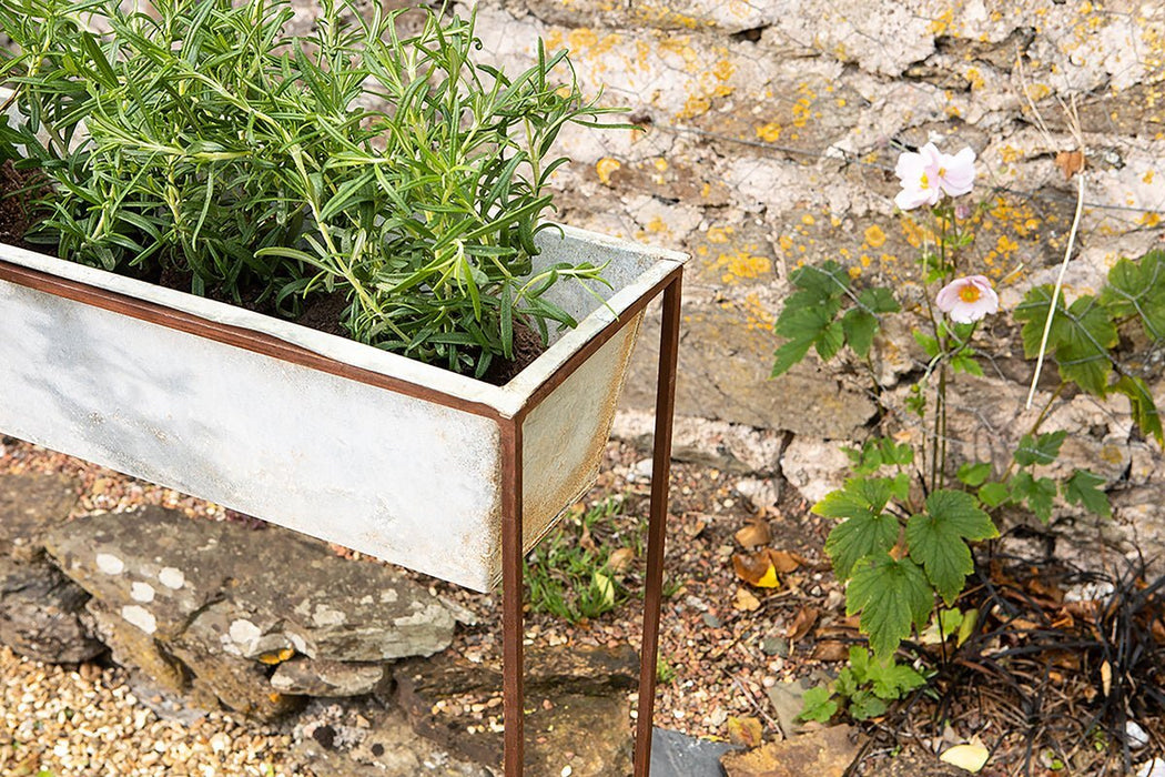 Narlu Wide Standing Planter