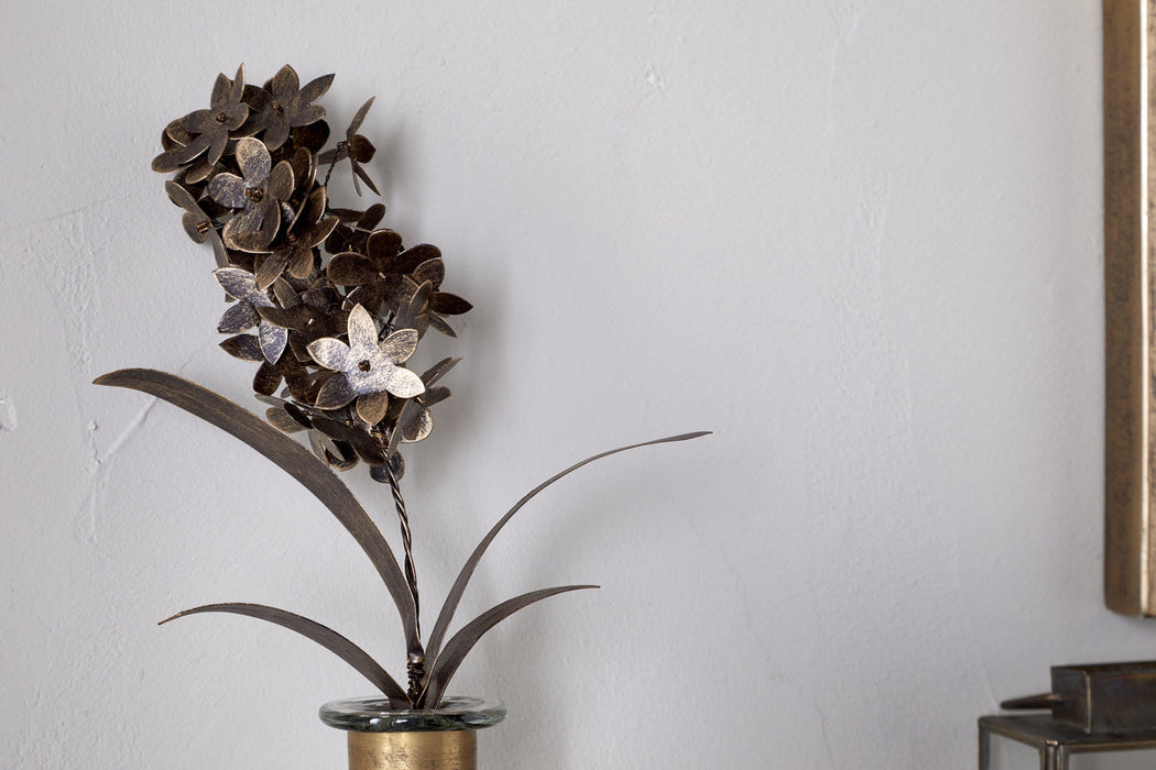 Svara Stem Hyacinth Antique Brass