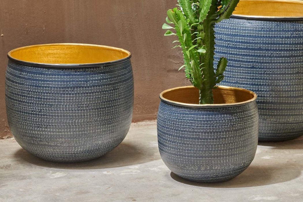 Tembesi Etched Planter Antique Black Brass