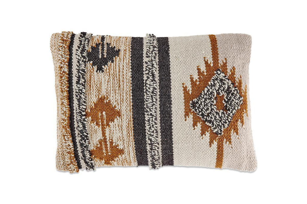 Tussi Sia Cushion Cover