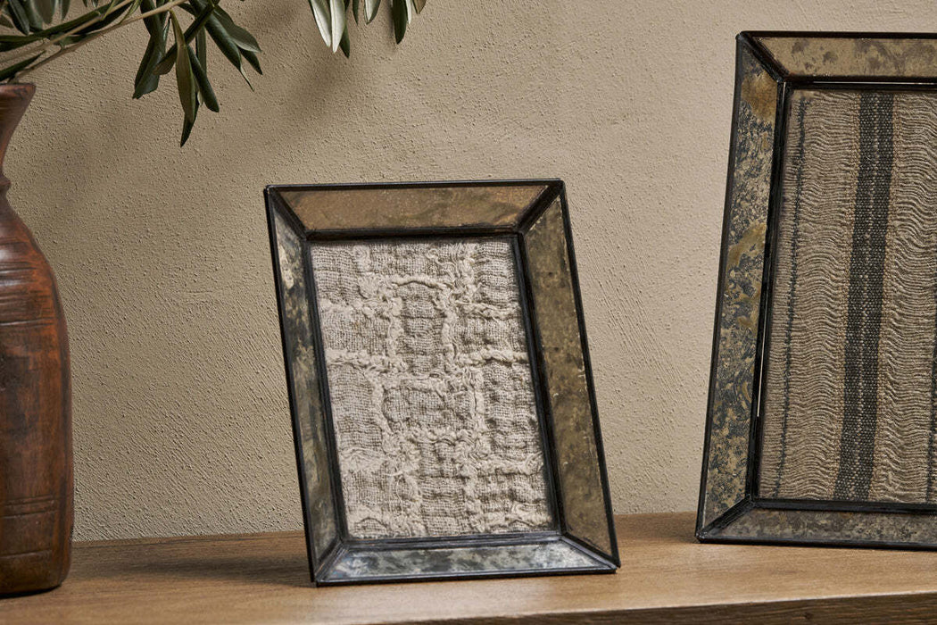 Yash Antique Glass Iron Photoframe Antique Black