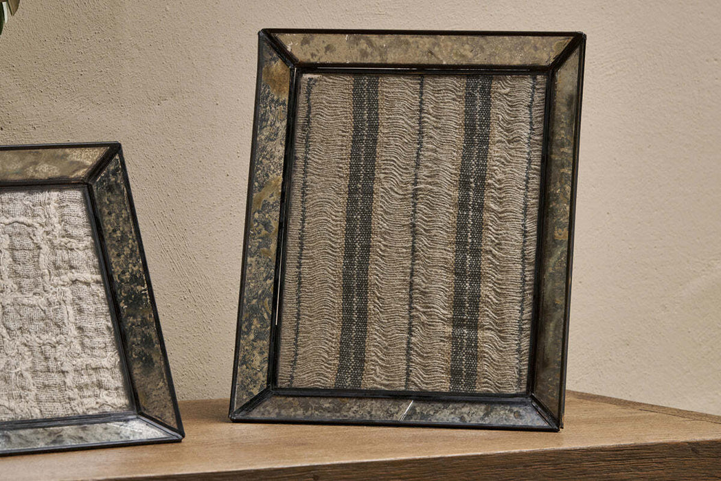 Yash Antique Glass Iron Photoframe Antique Black
