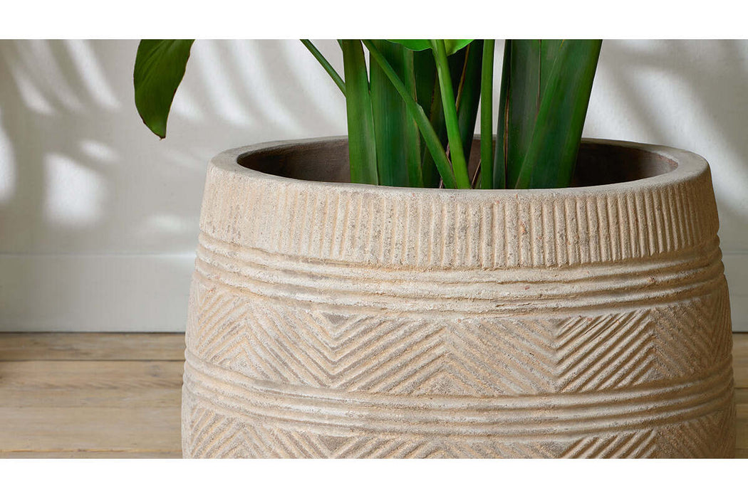 Zadie Terracotta Planter Natural Large