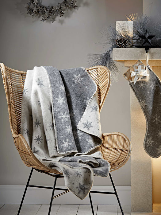 Snowflake Woollen Throw