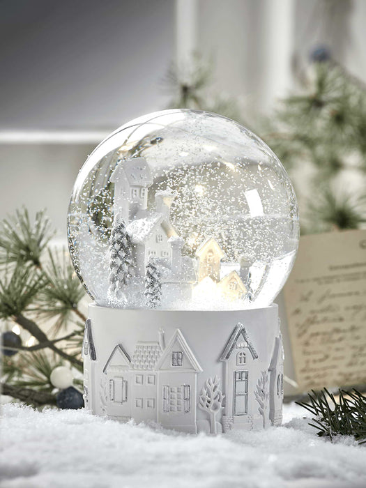 Midwinter Streets Snowglobe
