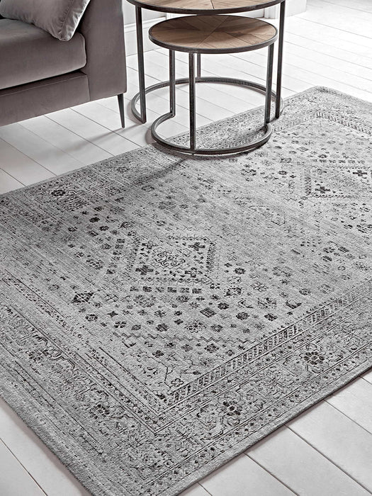 Ines Rug