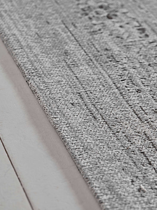 Ines Rug