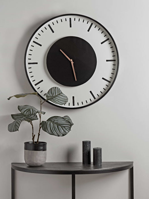 Oversized Station Clock