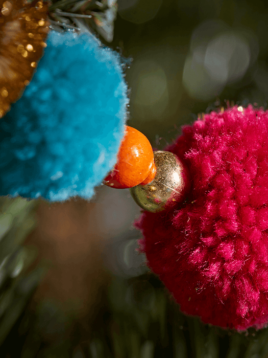 Multi Pom Pom Garland