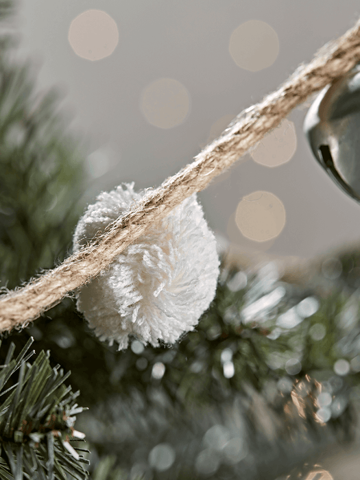 Pom Pom Bell Garland