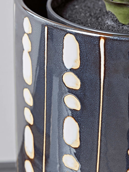Resist Glaze Planter