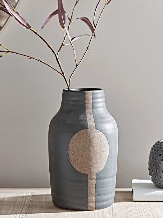 Silhouette Vase - Black