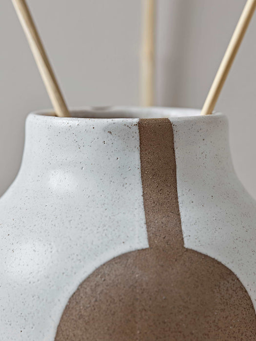 Silhouette Vase - White