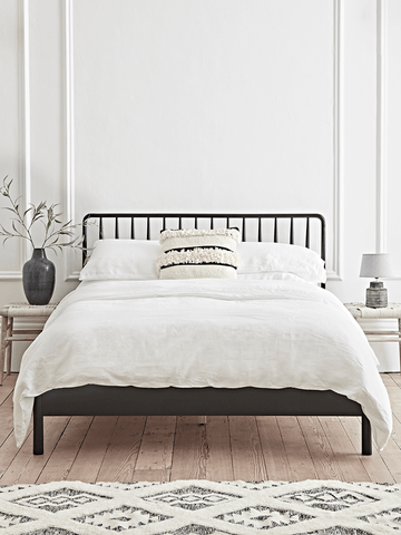 Bergen Oak Kingsize Bed - Black