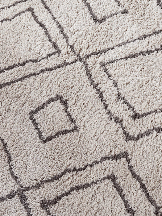 Mono Diamonds Rug
