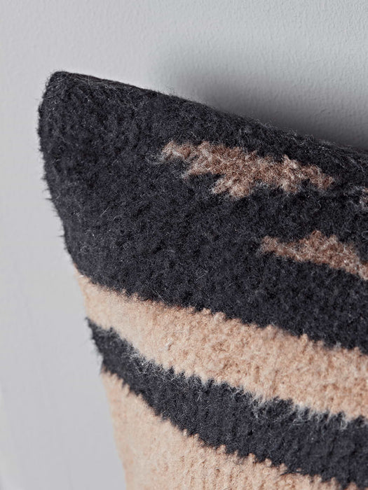 Eliya Cushion