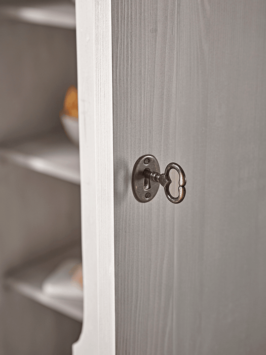 Lotte Larder Cabinet